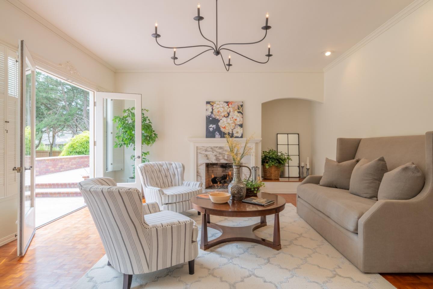 Detail Gallery Image 7 of 57 For 1432 Viscaino Road, Pebble Beach,  CA 93953 - 5 Beds | 4/1 Baths