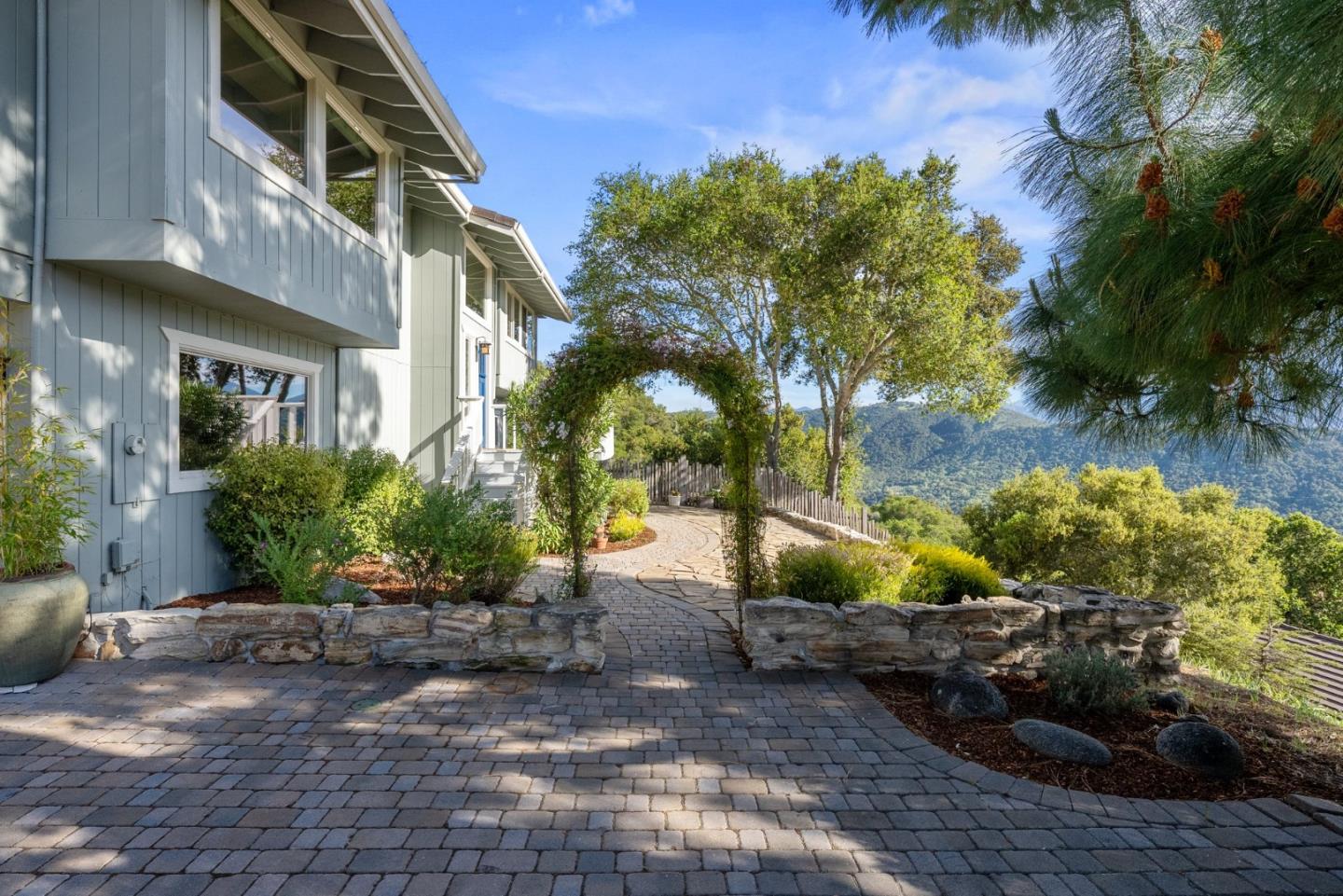 Detail Gallery Image 11 of 100 For 31475 via Las Rosas, Carmel Valley,  CA 93924 - 3 Beds | 2/1 Baths