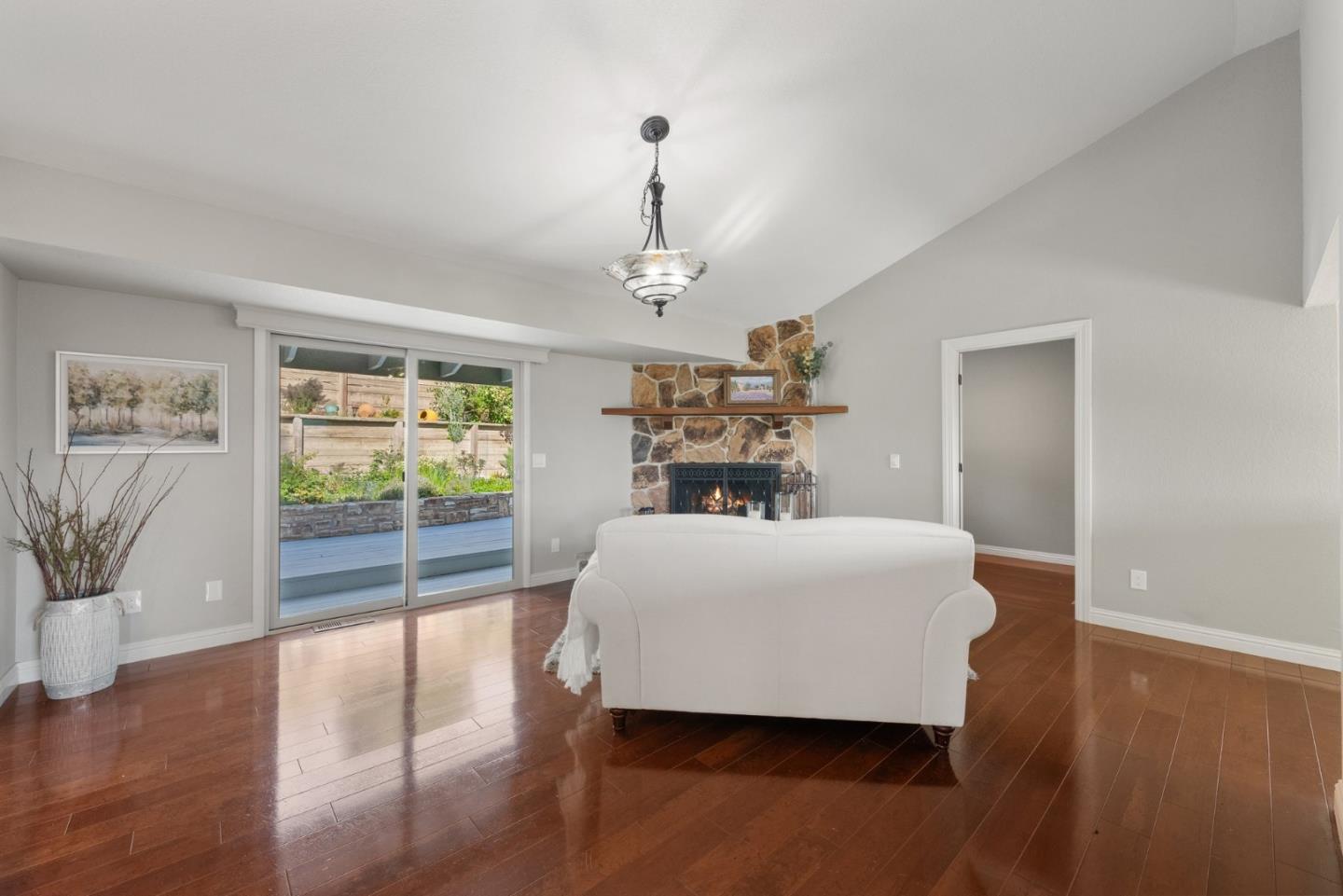 Detail Gallery Image 20 of 100 For 31475 via Las Rosas, Carmel Valley,  CA 93924 - 3 Beds | 2/1 Baths
