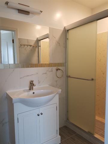 Detail Gallery Image 3 of 3 For 1625 Juniper Ave a,  San Bruno,  CA 94066 - 1 Beds | 1 Baths