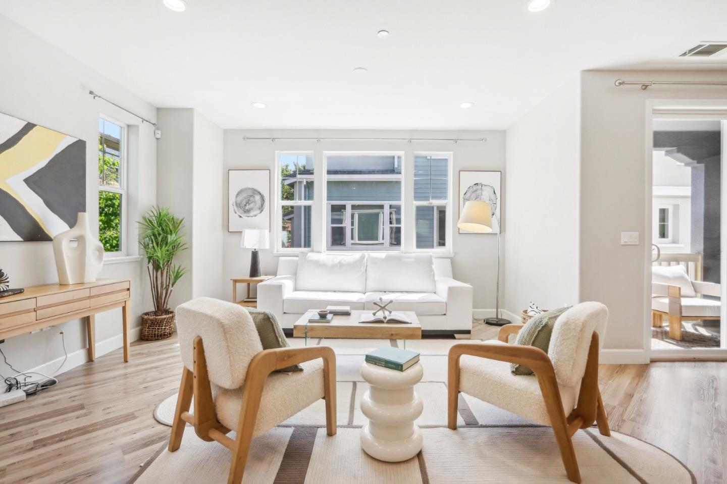 Detail Gallery Image 4 of 32 For 123 Incense Ter, Sunnyvale,  CA 94086 - 2 Beds | 2/1 Baths
