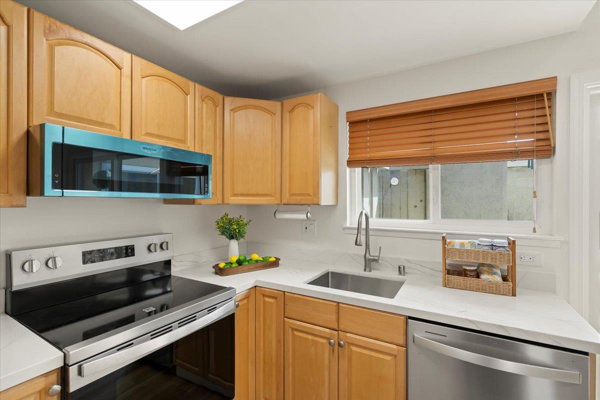 Detail Gallery Image 2 of 18 For 279 Truckee Ln, San Jose,  CA 95136 - 2 Beds | 2 Baths