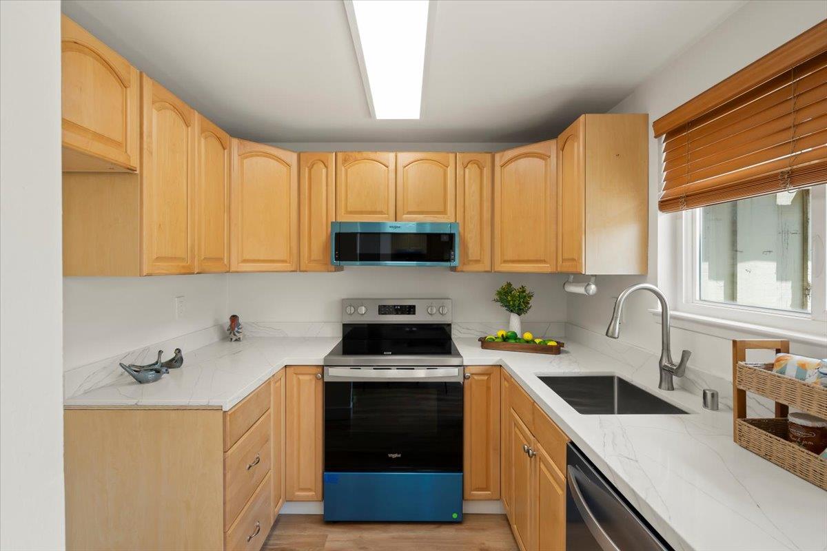 Detail Gallery Image 3 of 18 For 279 Truckee Ln, San Jose,  CA 95136 - 2 Beds | 2 Baths