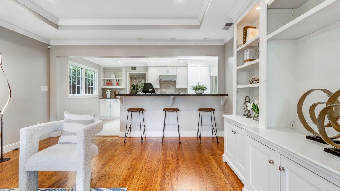 Detail Gallery Image 15 of 39 For 1534 White Oak Way, San Carlos,  CA 94070 - 3 Beds | 2 Baths
