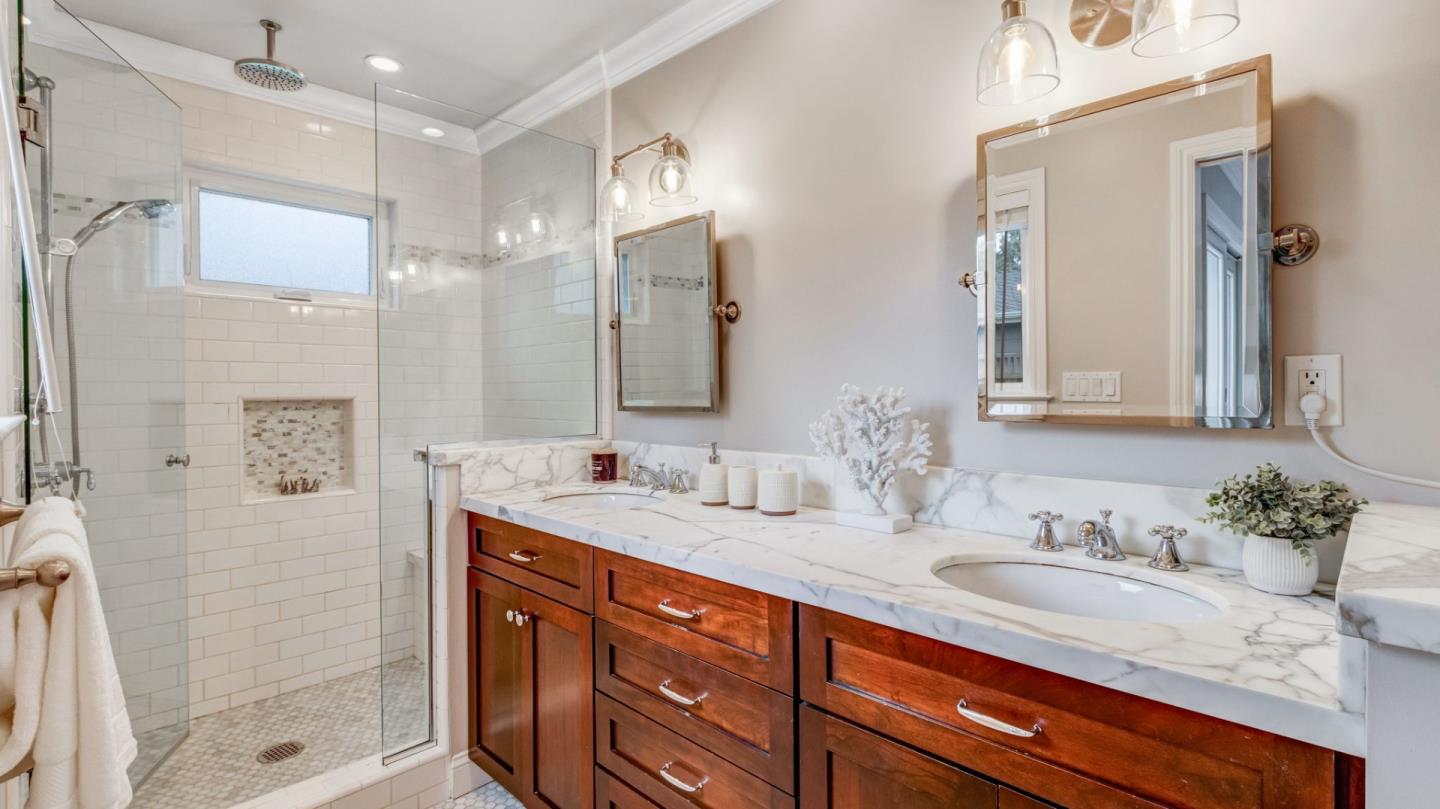 Detail Gallery Image 23 of 39 For 1534 White Oak Way, San Carlos,  CA 94070 - 3 Beds | 2 Baths