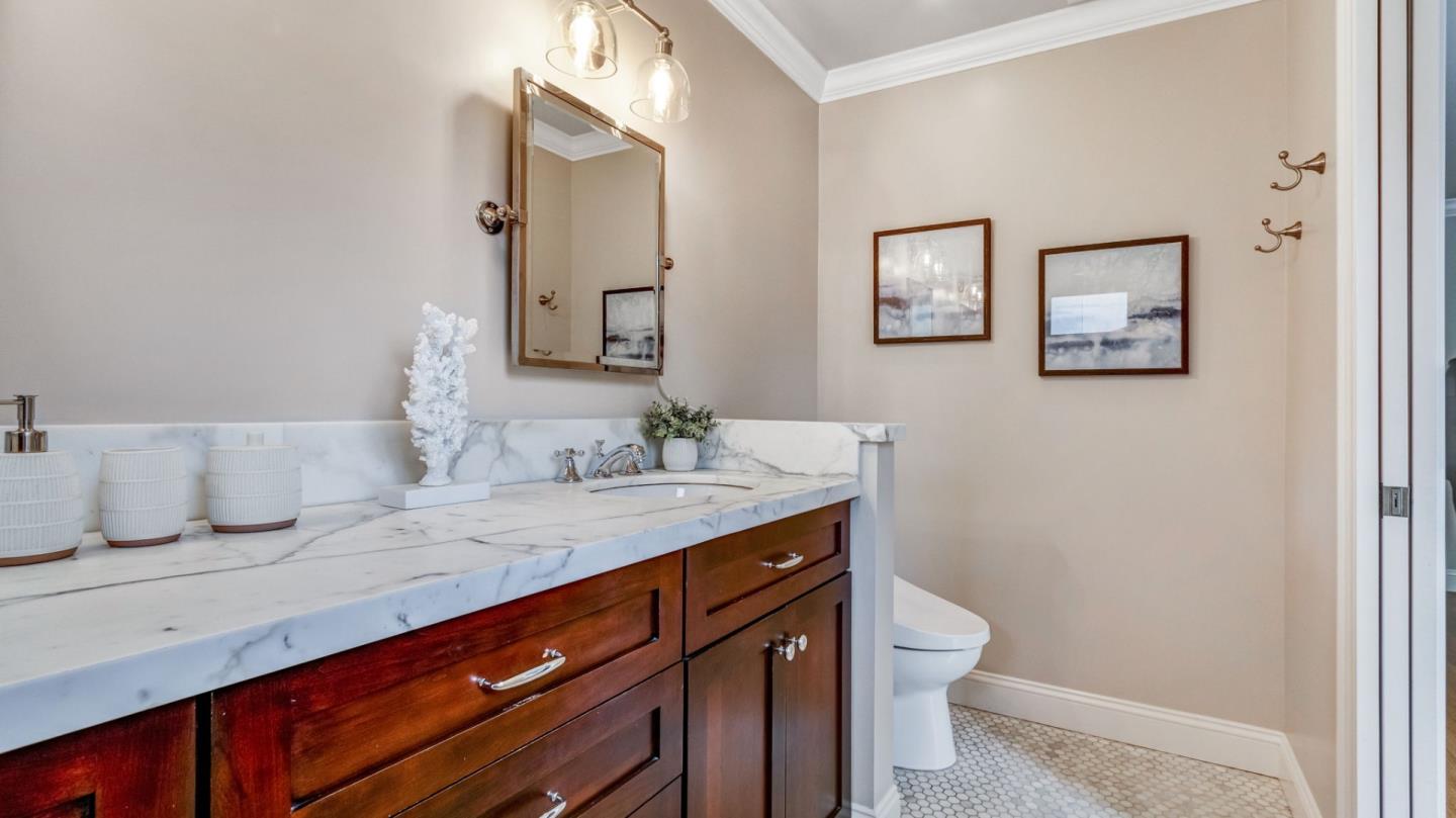 Detail Gallery Image 25 of 39 For 1534 White Oak Way, San Carlos,  CA 94070 - 3 Beds | 2 Baths