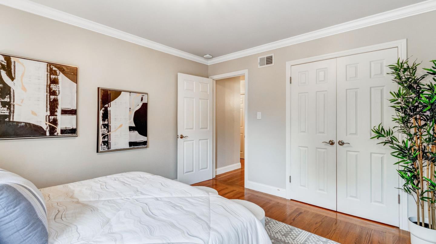 Detail Gallery Image 32 of 39 For 1534 White Oak Way, San Carlos,  CA 94070 - 3 Beds | 2 Baths