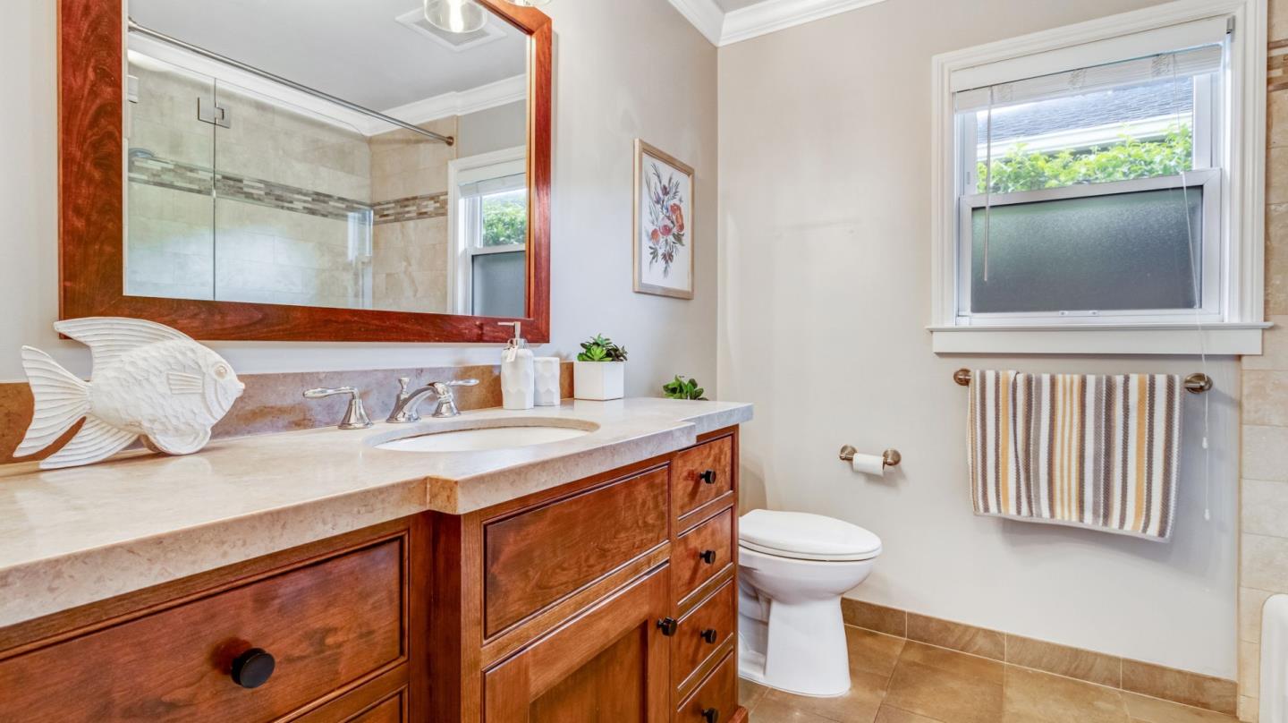 Detail Gallery Image 33 of 39 For 1534 White Oak Way, San Carlos,  CA 94070 - 3 Beds | 2 Baths
