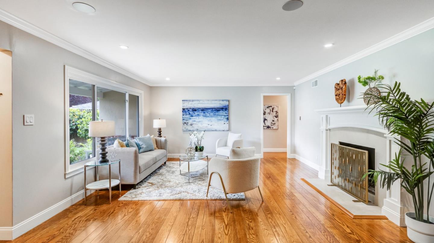 Detail Gallery Image 5 of 39 For 1534 White Oak Way, San Carlos,  CA 94070 - 3 Beds | 2 Baths