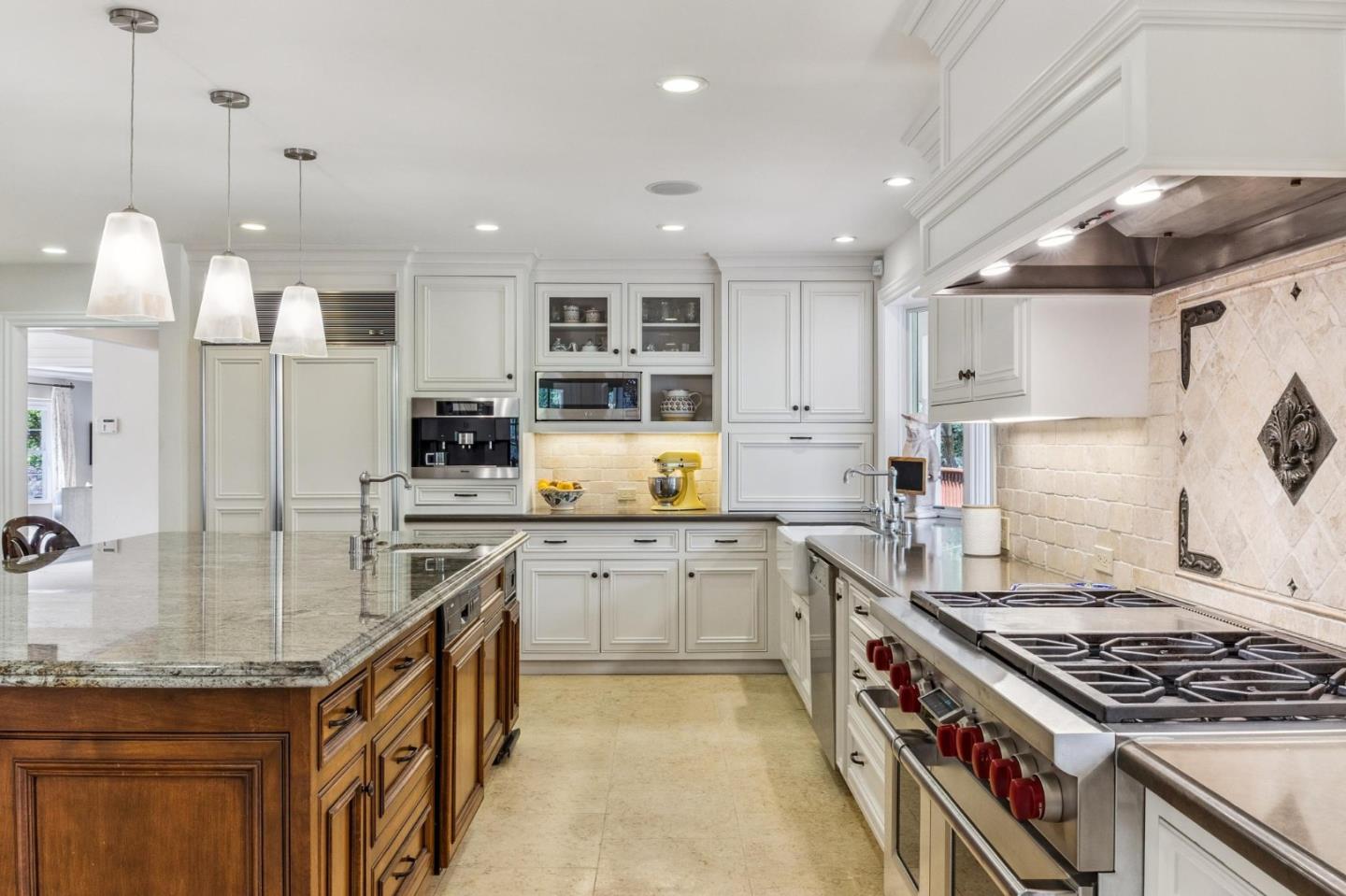 Detail Gallery Image 18 of 69 For 14024 Camino Barco, Saratoga,  CA 95070 - 4 Beds | 4 Baths