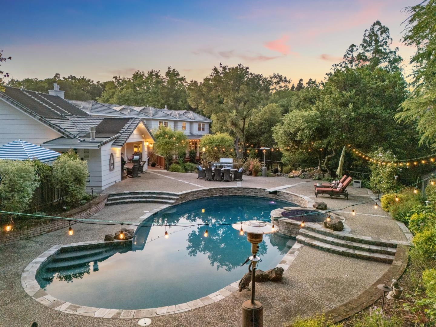 Detail Gallery Image 39 of 69 For 14024 Camino Barco, Saratoga,  CA 95070 - 4 Beds | 4 Baths