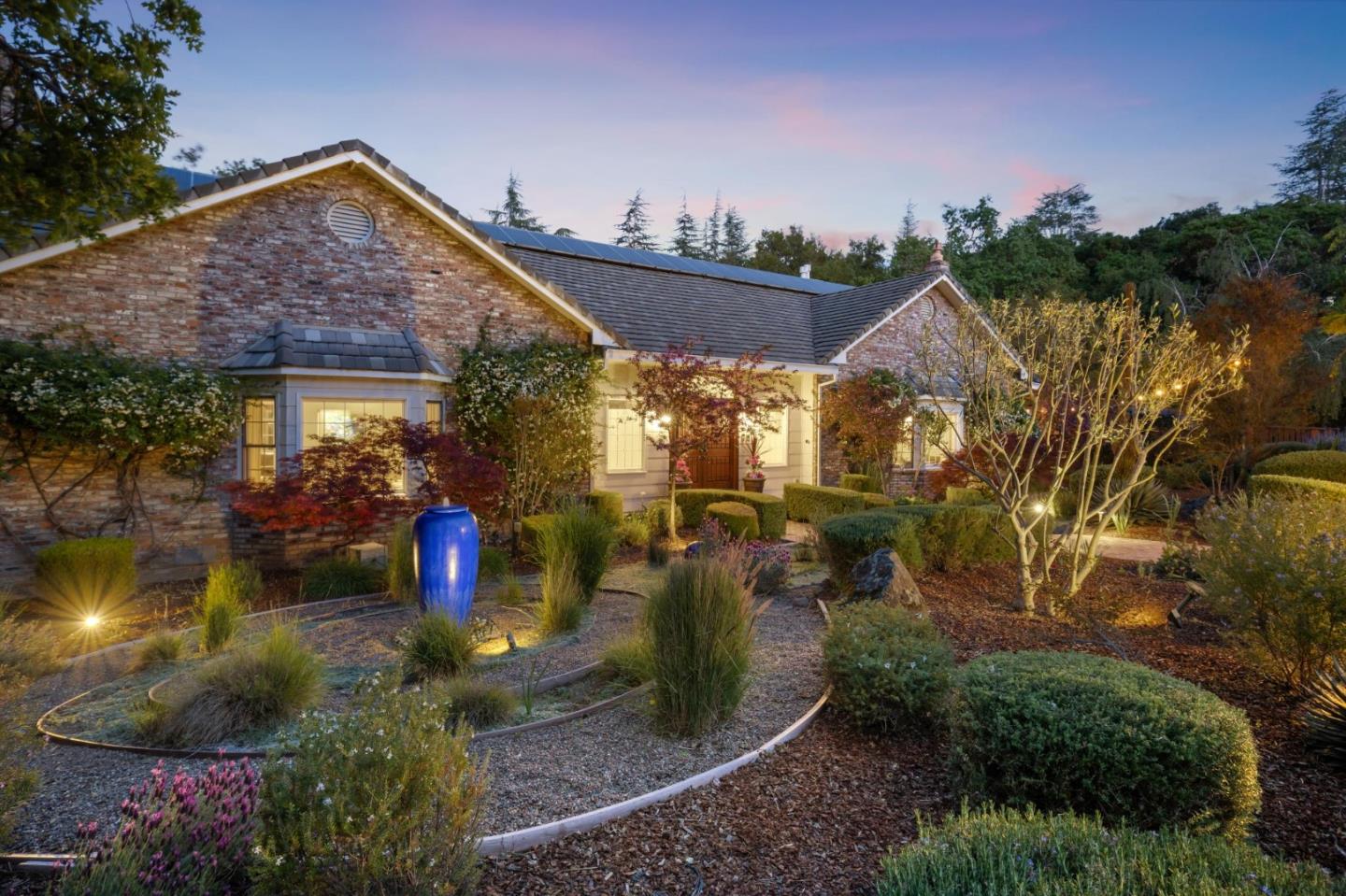Detail Gallery Image 4 of 69 For 14024 Camino Barco, Saratoga,  CA 95070 - 4 Beds | 4 Baths