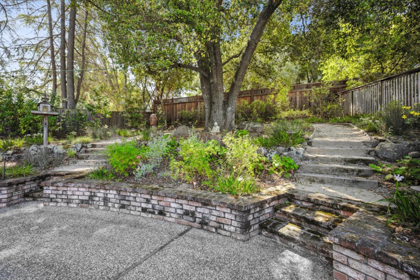 Detail Gallery Image 45 of 69 For 14024 Camino Barco, Saratoga,  CA 95070 - 4 Beds | 4 Baths