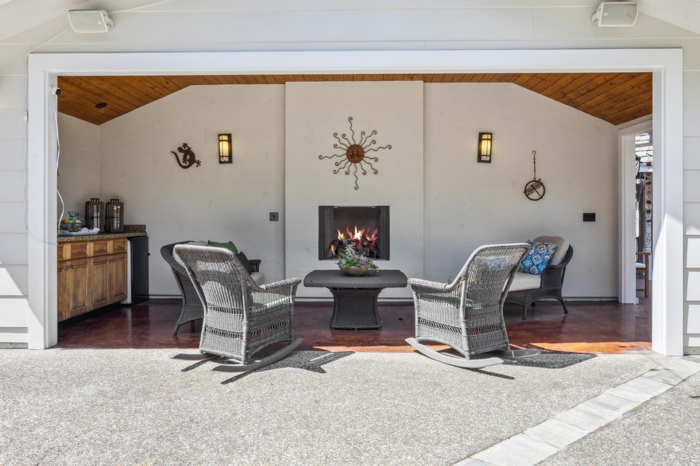 Detail Gallery Image 49 of 69 For 14024 Camino Barco, Saratoga,  CA 95070 - 4 Beds | 4 Baths