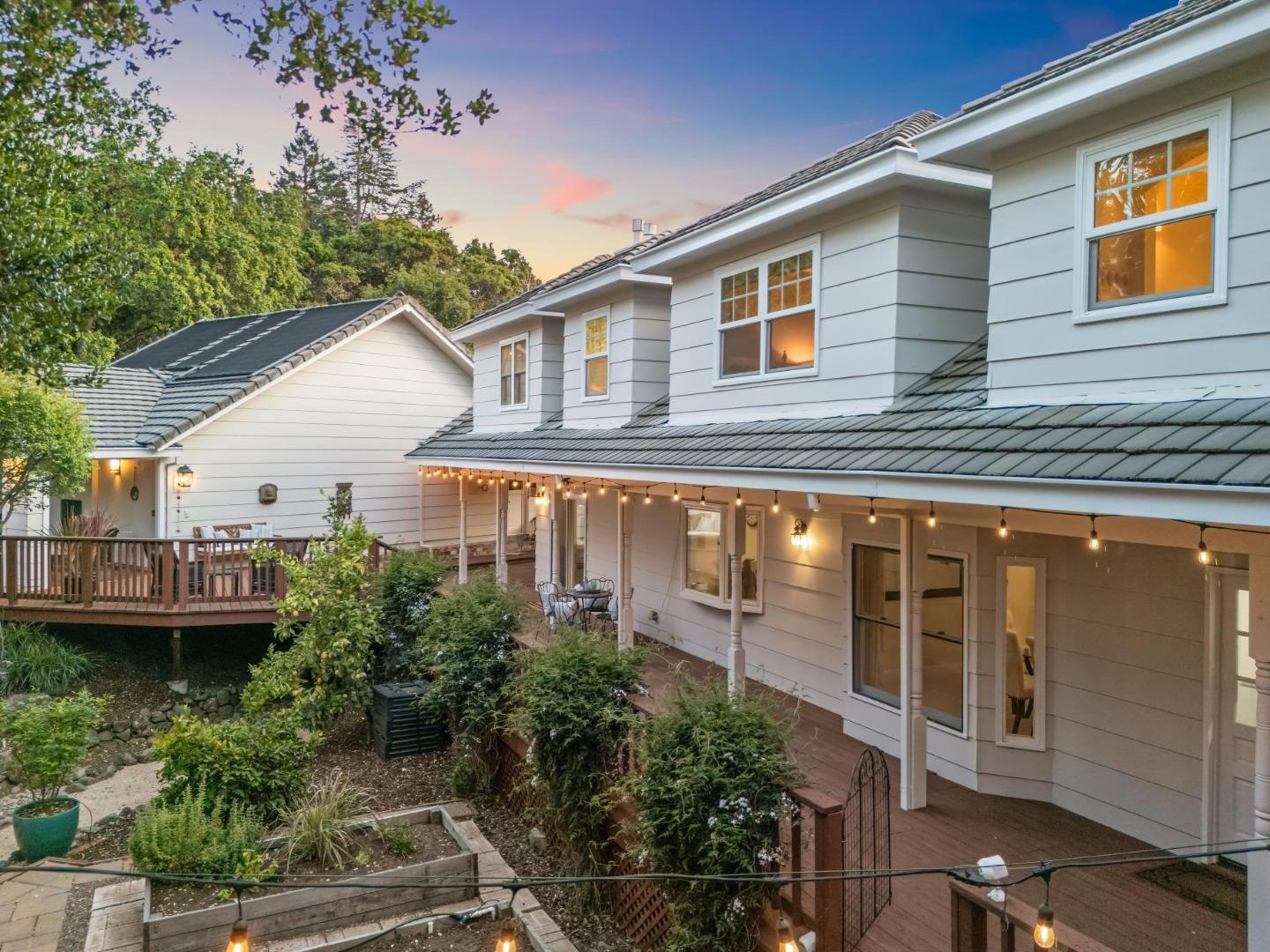 Detail Gallery Image 51 of 69 For 14024 Camino Barco, Saratoga,  CA 95070 - 4 Beds | 4 Baths