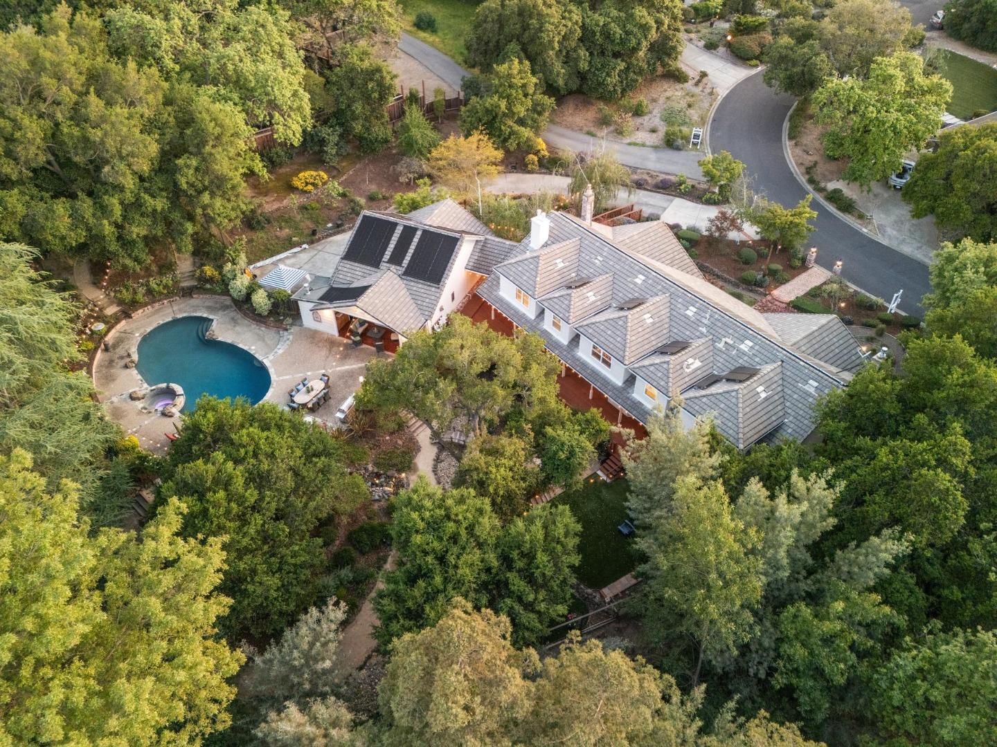 Detail Gallery Image 66 of 69 For 14024 Camino Barco, Saratoga,  CA 95070 - 4 Beds | 4 Baths