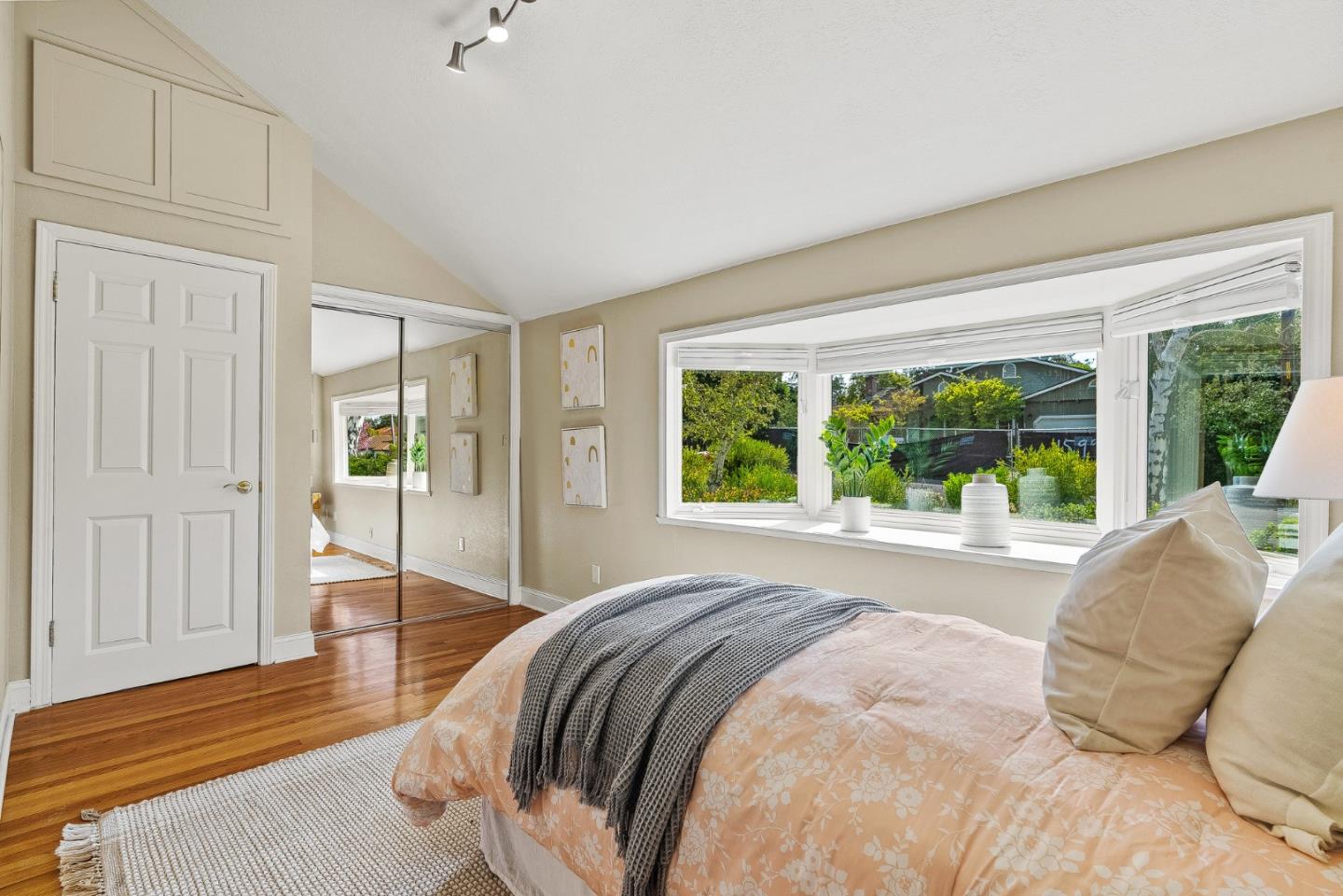 Detail Gallery Image 17 of 35 For 15976 Linda Ave, Los Gatos,  CA 95032 - 4 Beds | 3/1 Baths