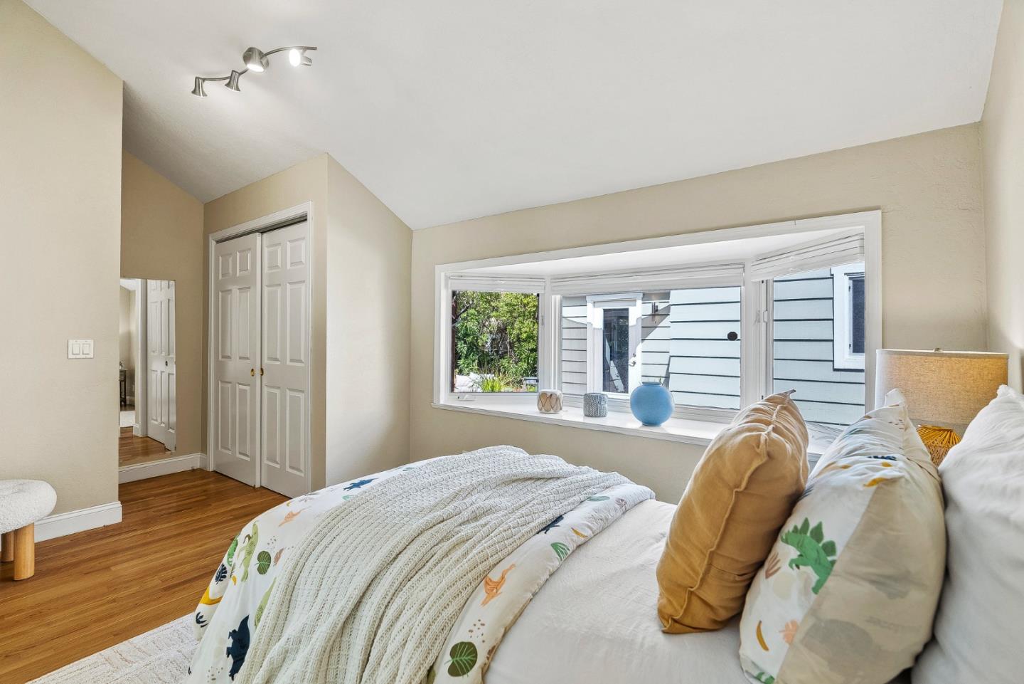 Detail Gallery Image 19 of 35 For 15976 Linda Ave, Los Gatos,  CA 95032 - 4 Beds | 3/1 Baths