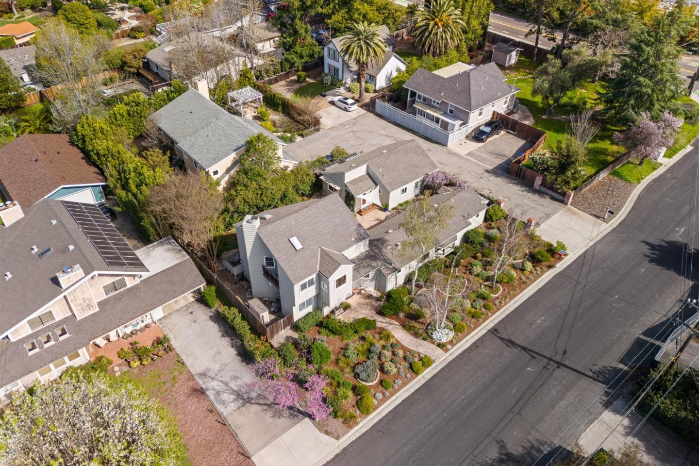 Detail Gallery Image 32 of 35 For 15976 Linda Ave, Los Gatos,  CA 95032 - 4 Beds | 3/1 Baths