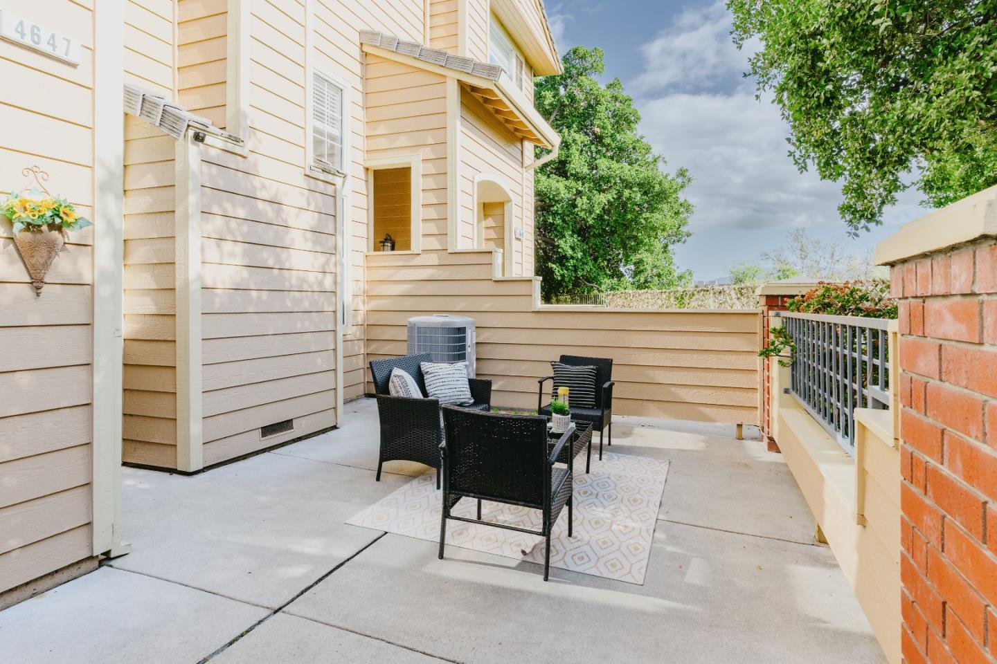 Detail Gallery Image 2 of 36 For 4647 Hampton Falls Pl, San Jose,  CA 95136 - 2 Beds | 2/1 Baths