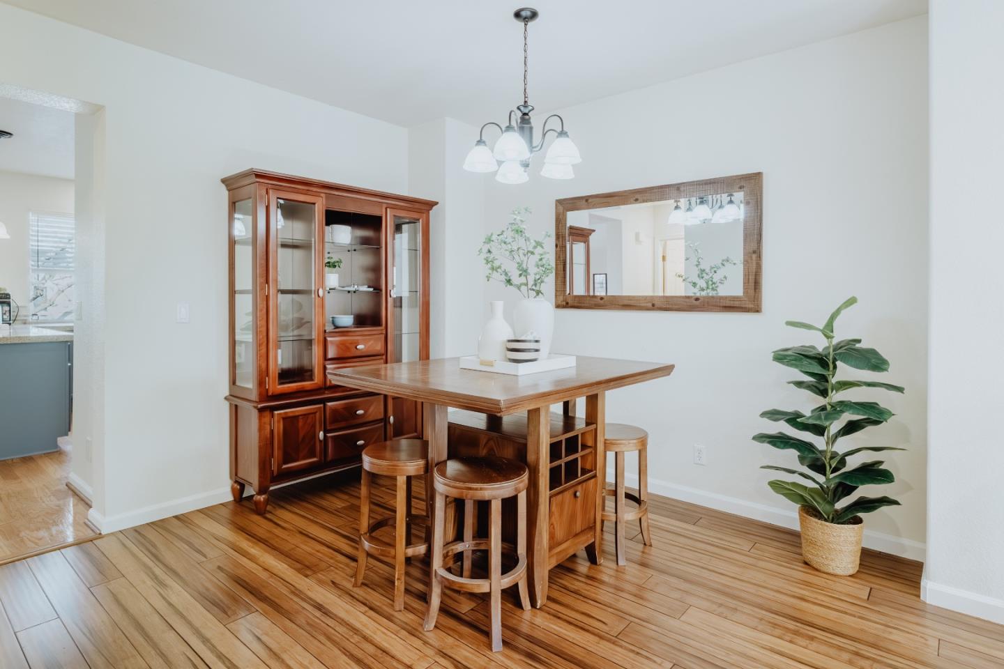 Detail Gallery Image 9 of 36 For 4647 Hampton Falls Pl, San Jose,  CA 95136 - 2 Beds | 2/1 Baths