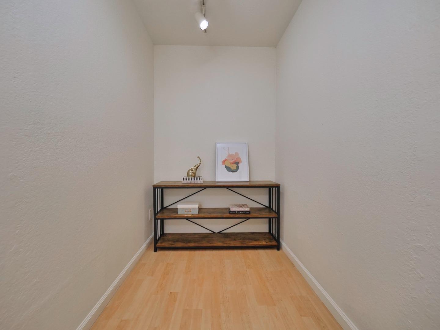 Detail Gallery Image 102 of 133 For 2248 Oakland Ave, Pleasanton,  CA 94588 - 5 Beds | 2/1 Baths
