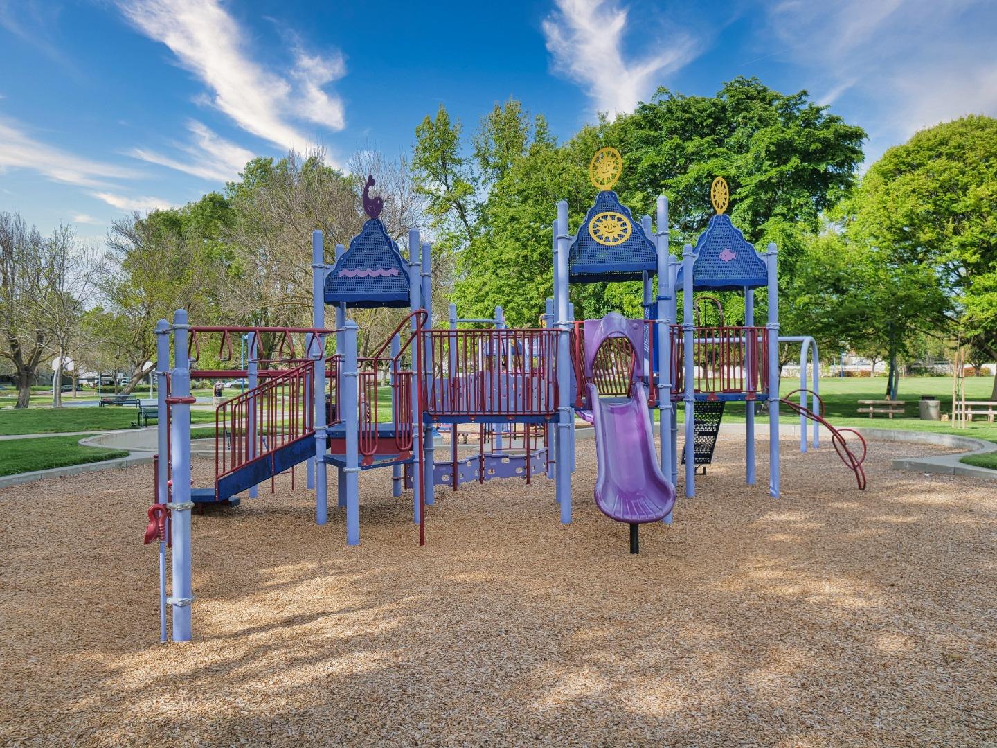 Detail Gallery Image 121 of 133 For 2248 Oakland Ave, Pleasanton,  CA 94588 - 5 Beds | 2/1 Baths