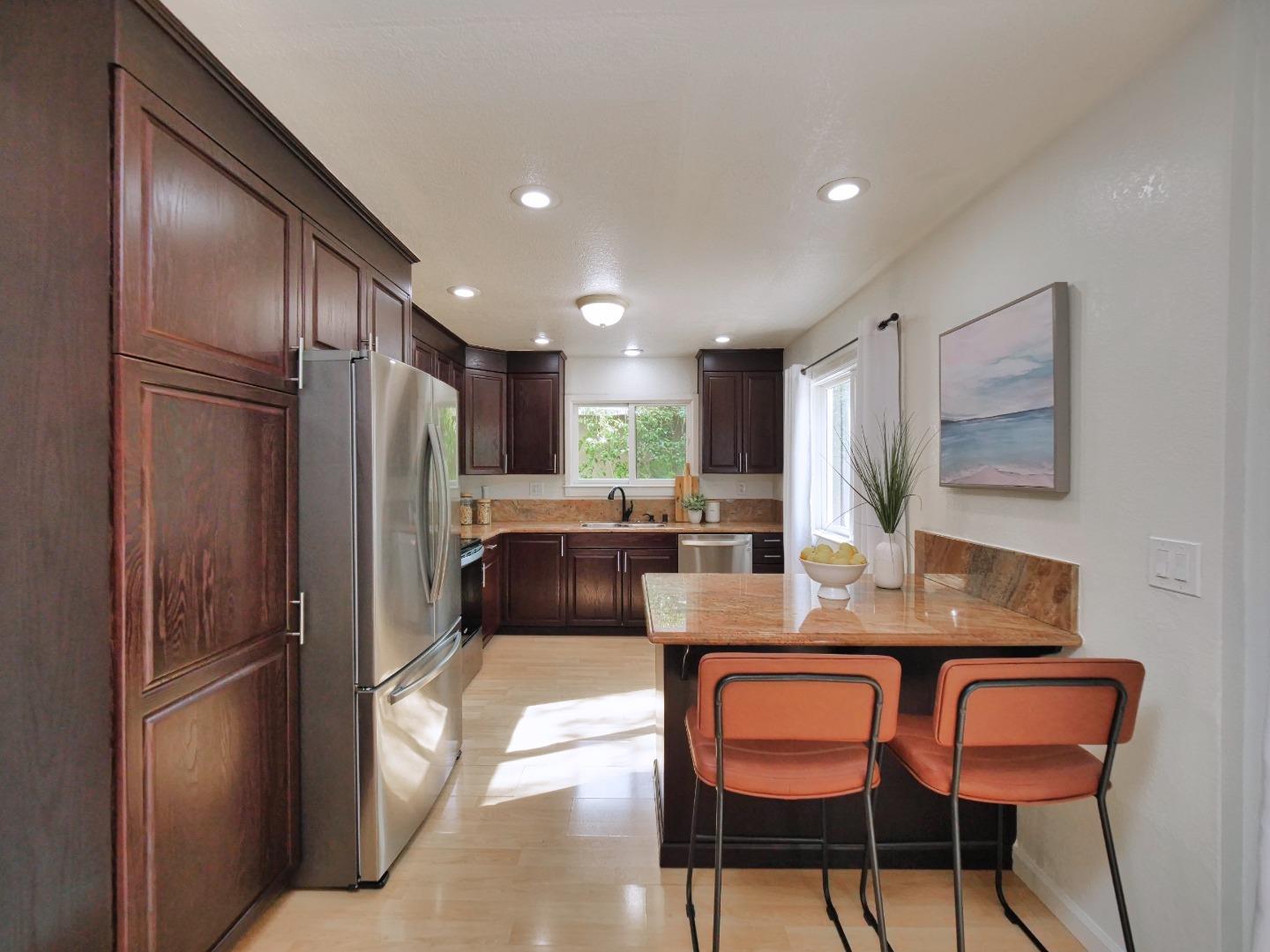 Detail Gallery Image 73 of 133 For 2248 Oakland Ave, Pleasanton,  CA 94588 - 5 Beds | 2/1 Baths