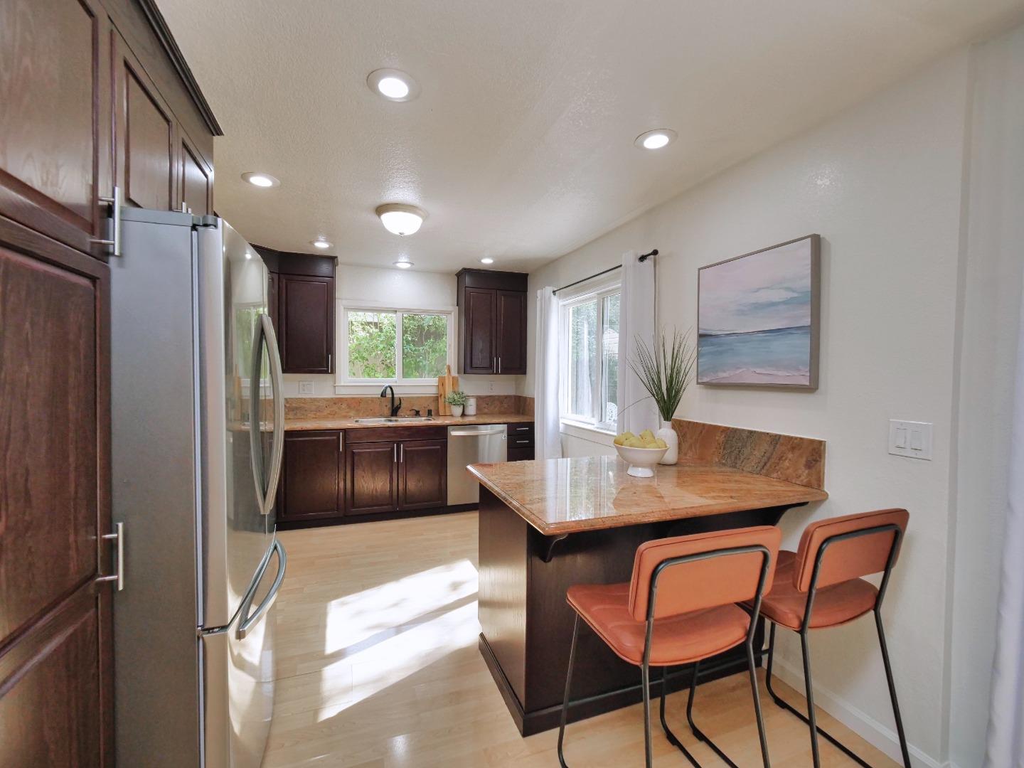 Detail Gallery Image 74 of 133 For 2248 Oakland Ave, Pleasanton,  CA 94588 - 5 Beds | 2/1 Baths