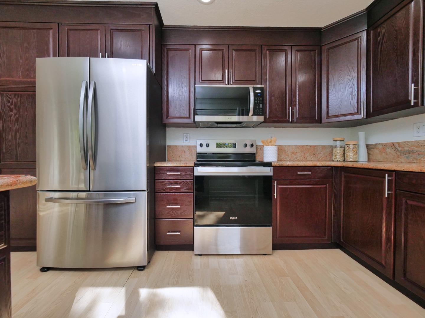 Detail Gallery Image 79 of 133 For 2248 Oakland Ave, Pleasanton,  CA 94588 - 5 Beds | 2/1 Baths