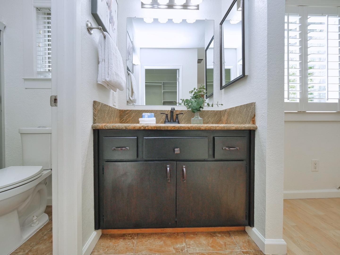 Detail Gallery Image 88 of 133 For 2248 Oakland Ave, Pleasanton,  CA 94588 - 5 Beds | 2/1 Baths