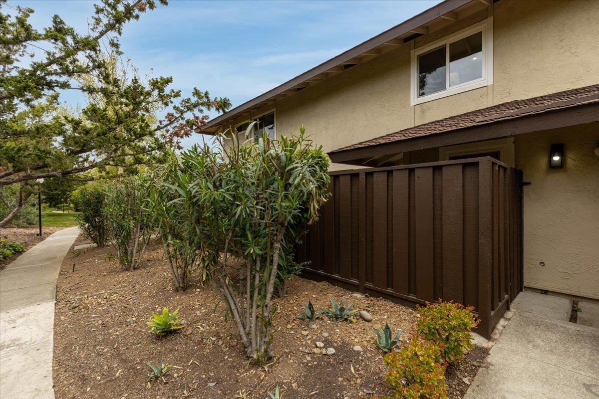 Detail Gallery Image 2 of 18 For 4938 Poplar Ter, Campbell,  CA 95008 - 2 Beds | 1/1 Baths