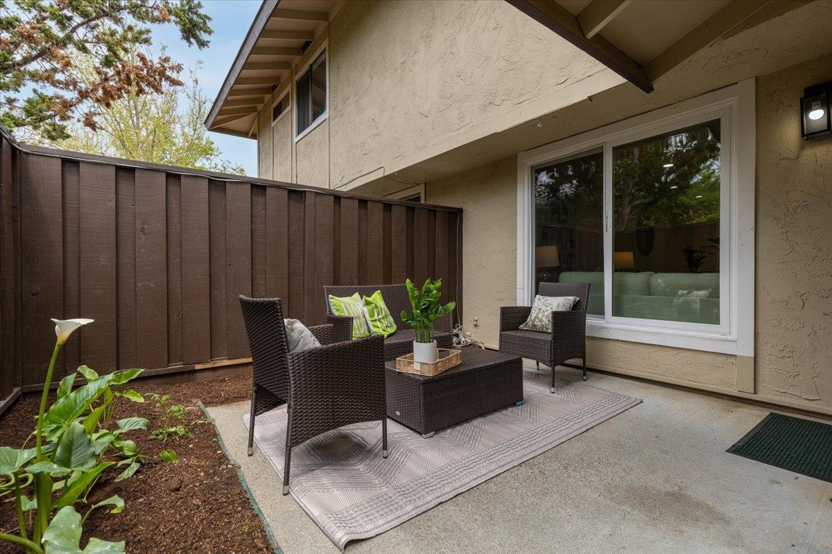 Detail Gallery Image 3 of 18 For 4938 Poplar Ter, Campbell,  CA 95008 - 2 Beds | 1/1 Baths