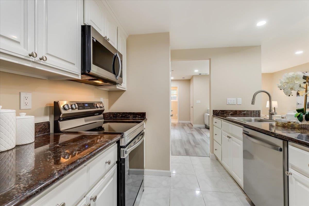 Detail Gallery Image 5 of 18 For 4938 Poplar Ter, Campbell,  CA 95008 - 2 Beds | 1/1 Baths