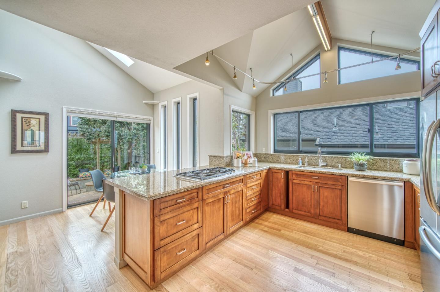 Detail Gallery Image 10 of 44 For 41 Julianna Ave, Moss Beach,  CA 94038 - 3 Beds | 2/1 Baths