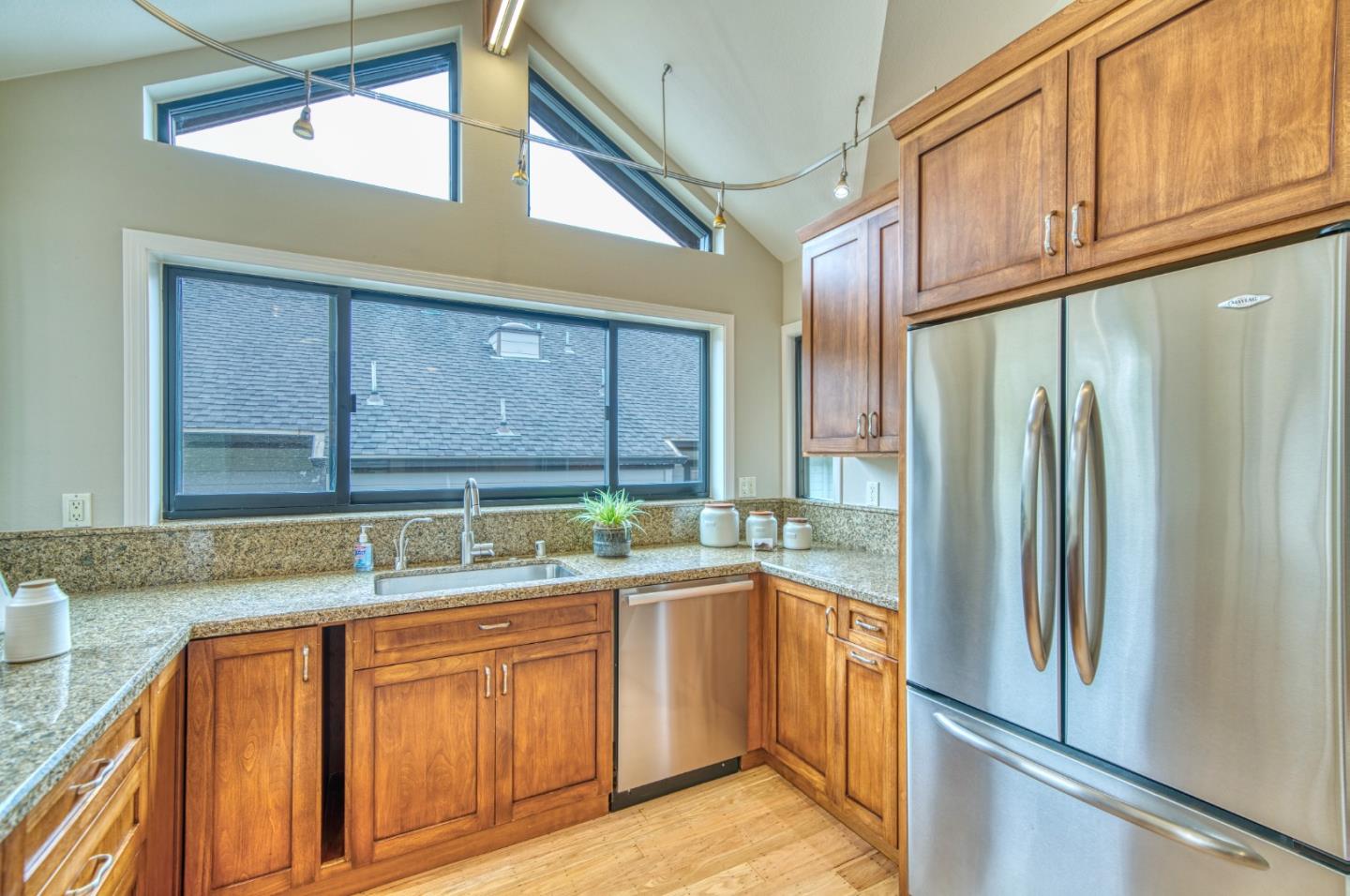 Detail Gallery Image 11 of 44 For 41 Julianna Ave, Moss Beach,  CA 94038 - 3 Beds | 2/1 Baths