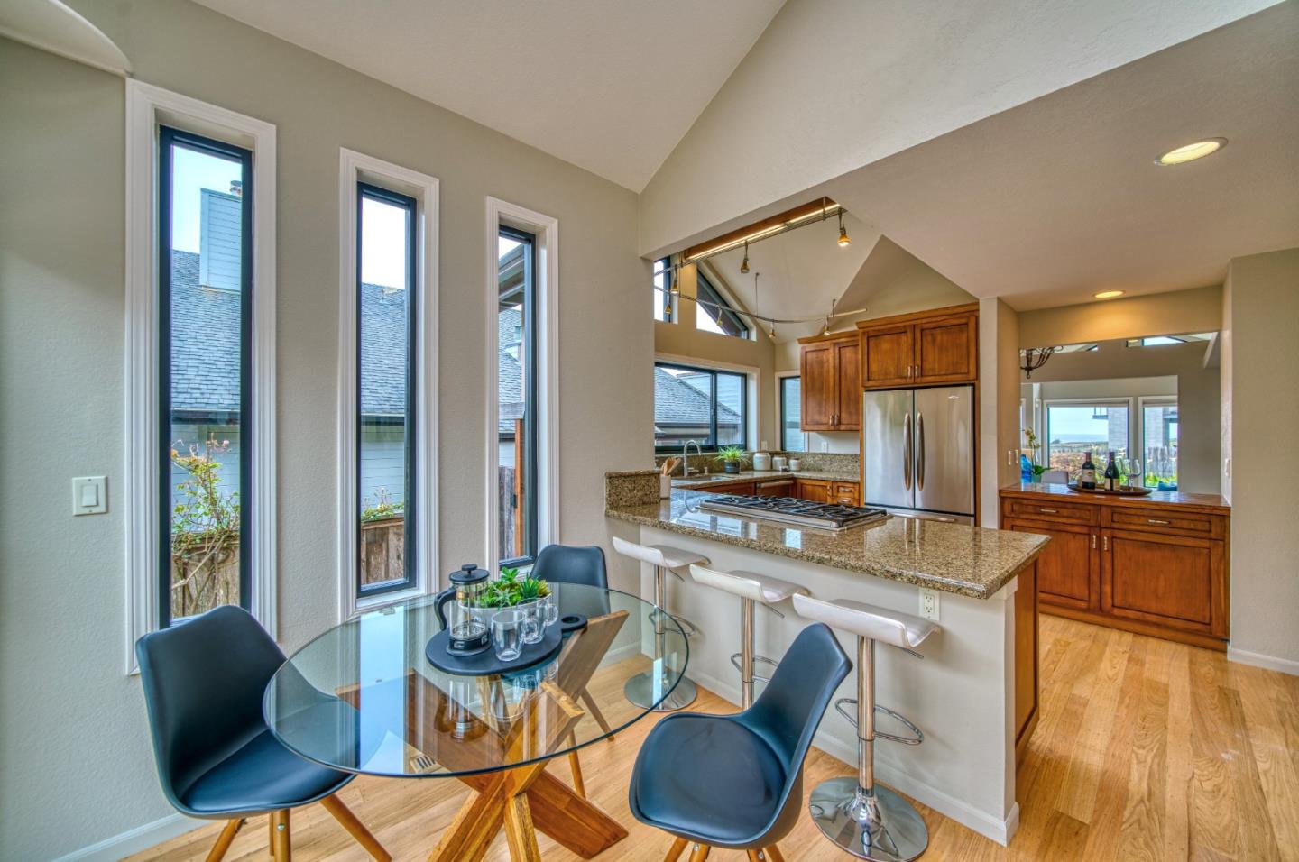Detail Gallery Image 13 of 44 For 41 Julianna Ave, Moss Beach,  CA 94038 - 3 Beds | 2/1 Baths
