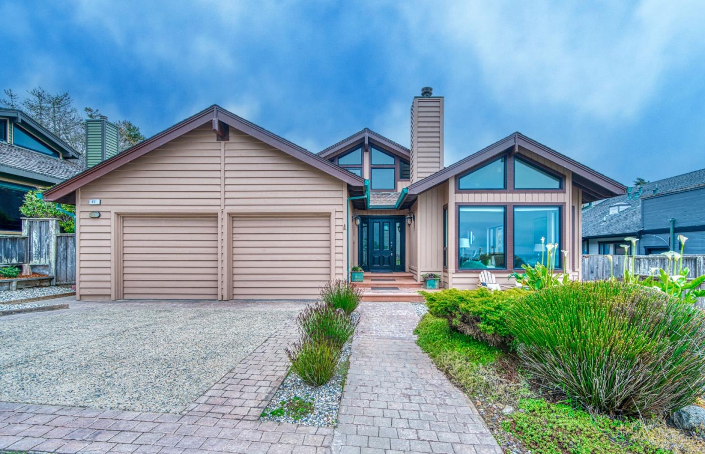 Detail Gallery Image 2 of 44 For 41 Julianna Ave, Moss Beach,  CA 94038 - 3 Beds | 2/1 Baths