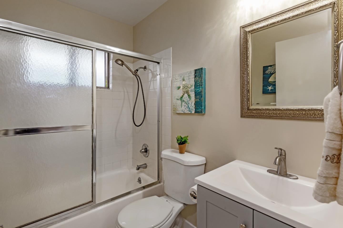 Detail Gallery Image 4 of 9 For 763 Delaware Ave #4,  San Jose,  CA 95123 - 2 Beds | 1 Baths