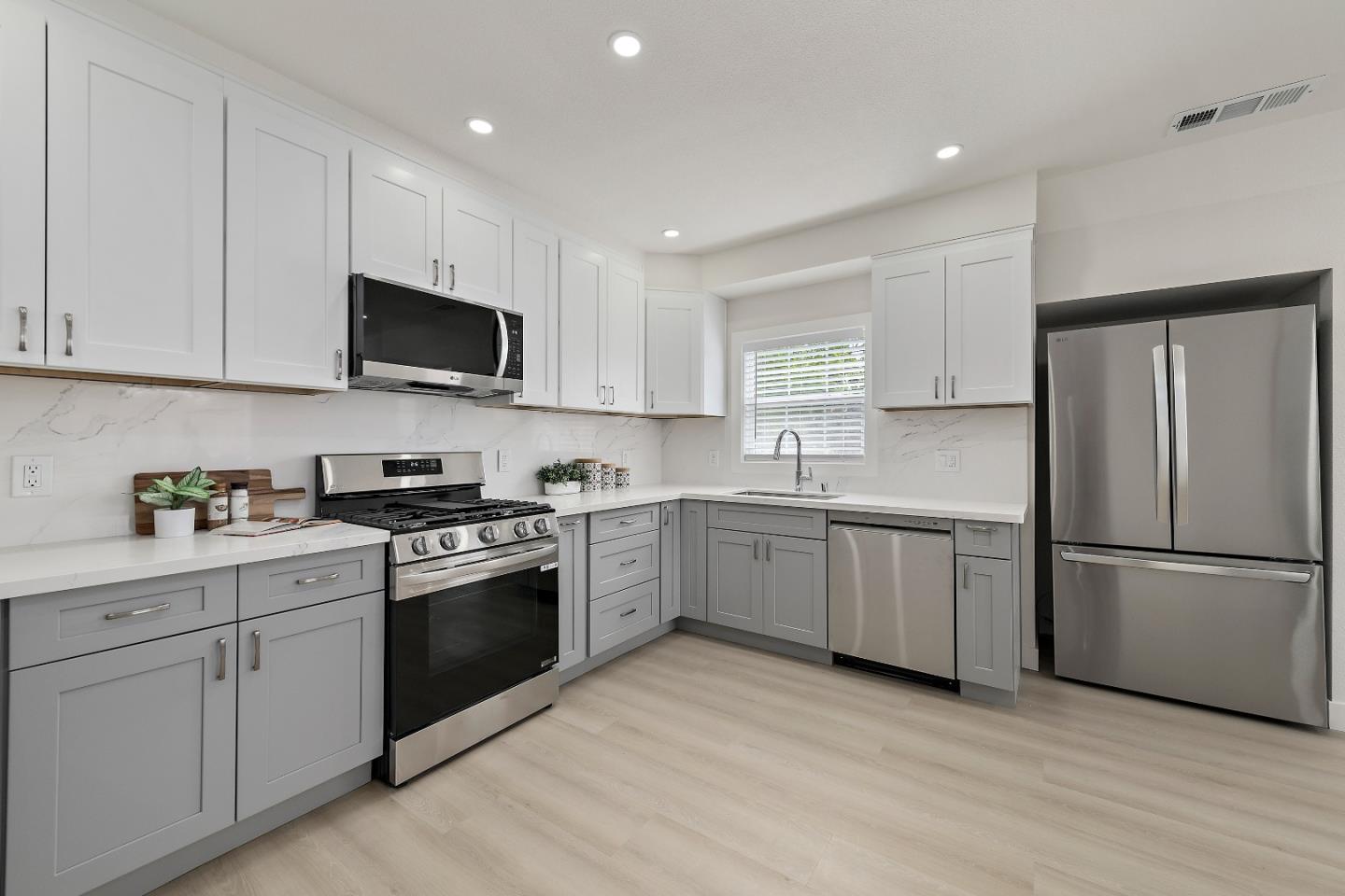 Detail Gallery Image 10 of 23 For 270 N 26th St, San Jose,  CA 95116 - 2 Beds | 2 Baths