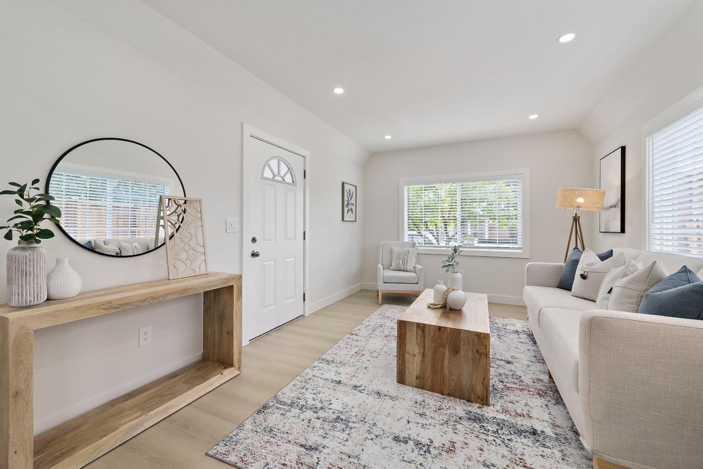 Detail Gallery Image 5 of 23 For 270 N 26th St, San Jose,  CA 95116 - 2 Beds | 2 Baths