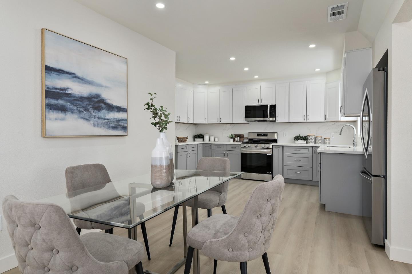 Detail Gallery Image 7 of 23 For 270 N 26th St, San Jose,  CA 95116 - 2 Beds | 2 Baths