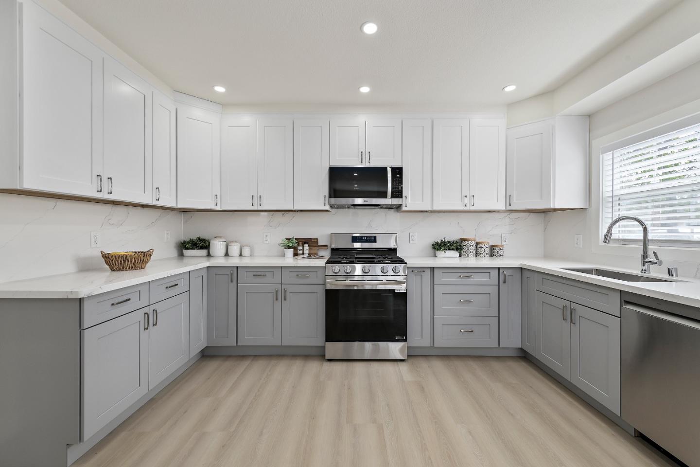 Detail Gallery Image 8 of 23 For 270 N 26th St, San Jose,  CA 95116 - 2 Beds | 2 Baths