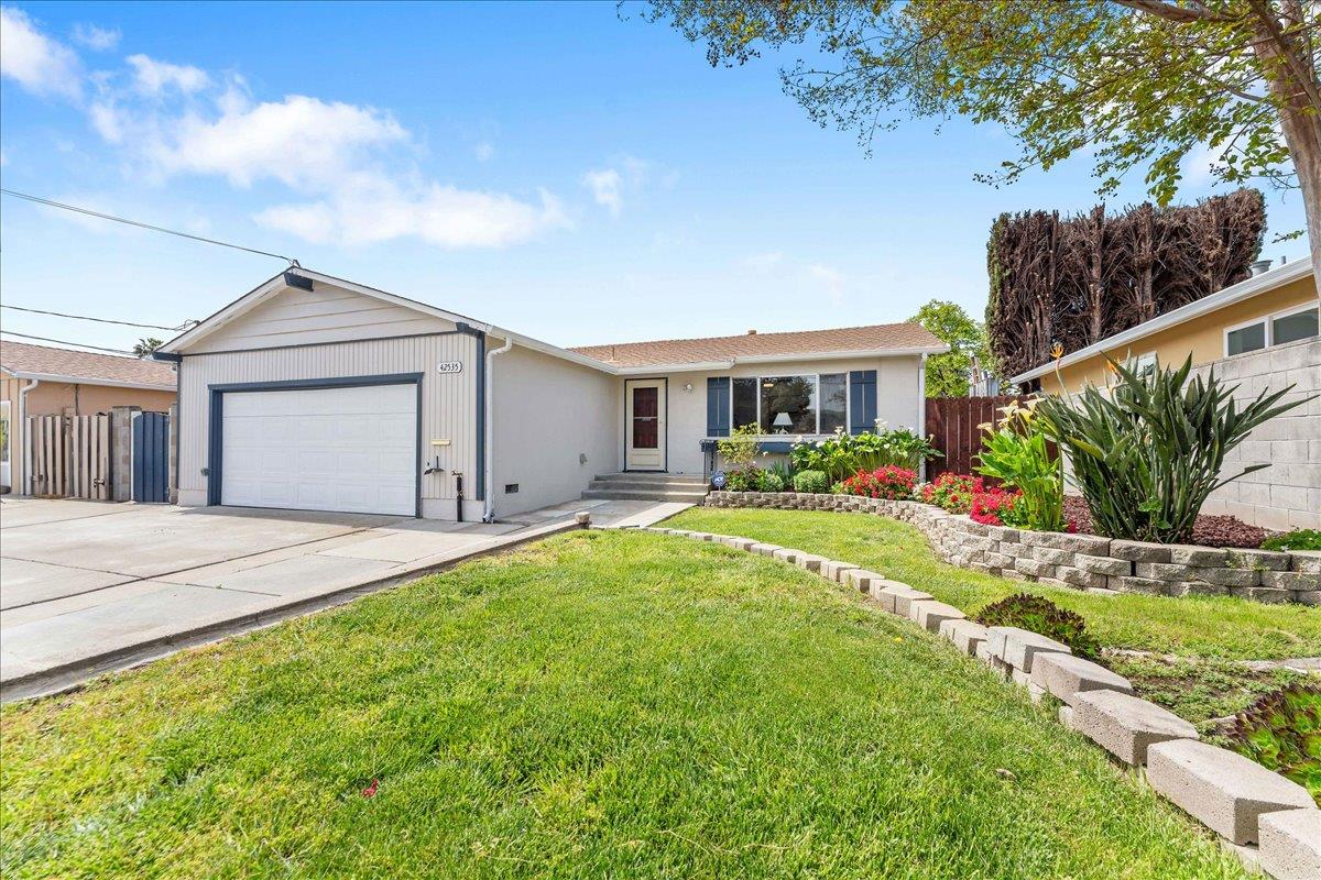 Detail Gallery Image 2 of 26 For 42535 Gatewood St, Fremont,  CA 94538 - 4 Beds | 2/1 Baths