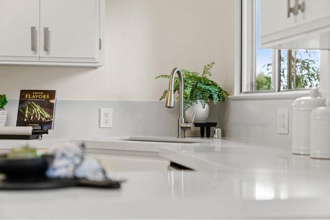 Detail Gallery Image 10 of 49 For 18400 Overlook Rd #19,  Los Gatos,  CA 95030 - 2 Beds | 2/1 Baths
