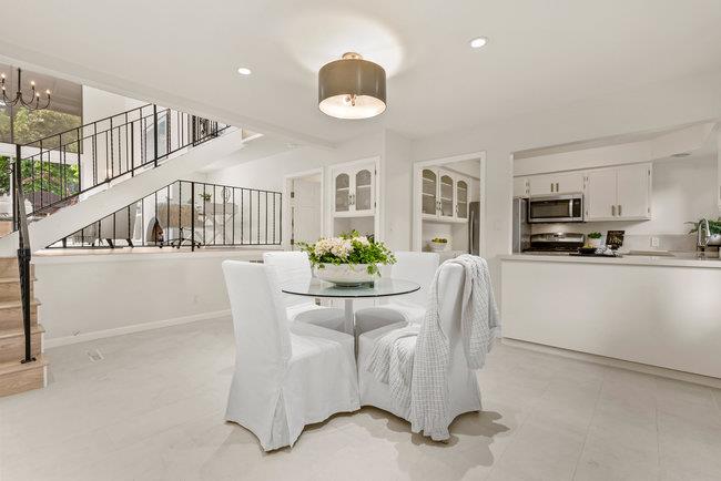 Detail Gallery Image 5 of 49 For 18400 Overlook Rd #19,  Los Gatos,  CA 95030 - 2 Beds | 2/1 Baths