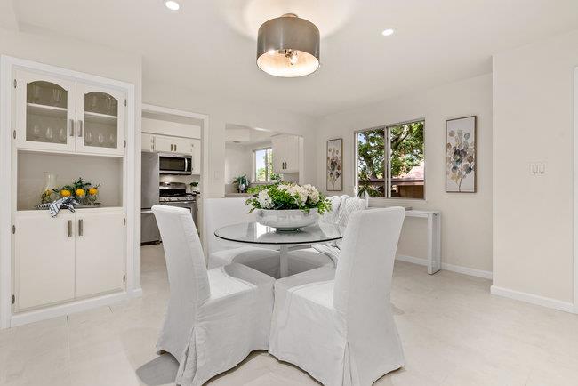 Detail Gallery Image 6 of 49 For 18400 Overlook Rd #19,  Los Gatos,  CA 95030 - 2 Beds | 2/1 Baths