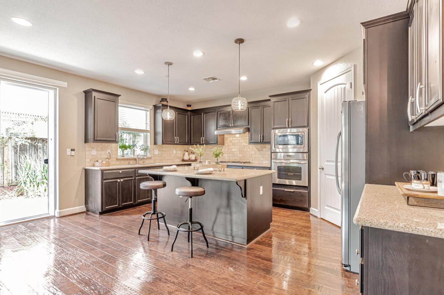 Detail Gallery Image 11 of 38 For 241 Wright Ave, Morgan Hill,  CA 95037 - 4 Beds | 2/1 Baths