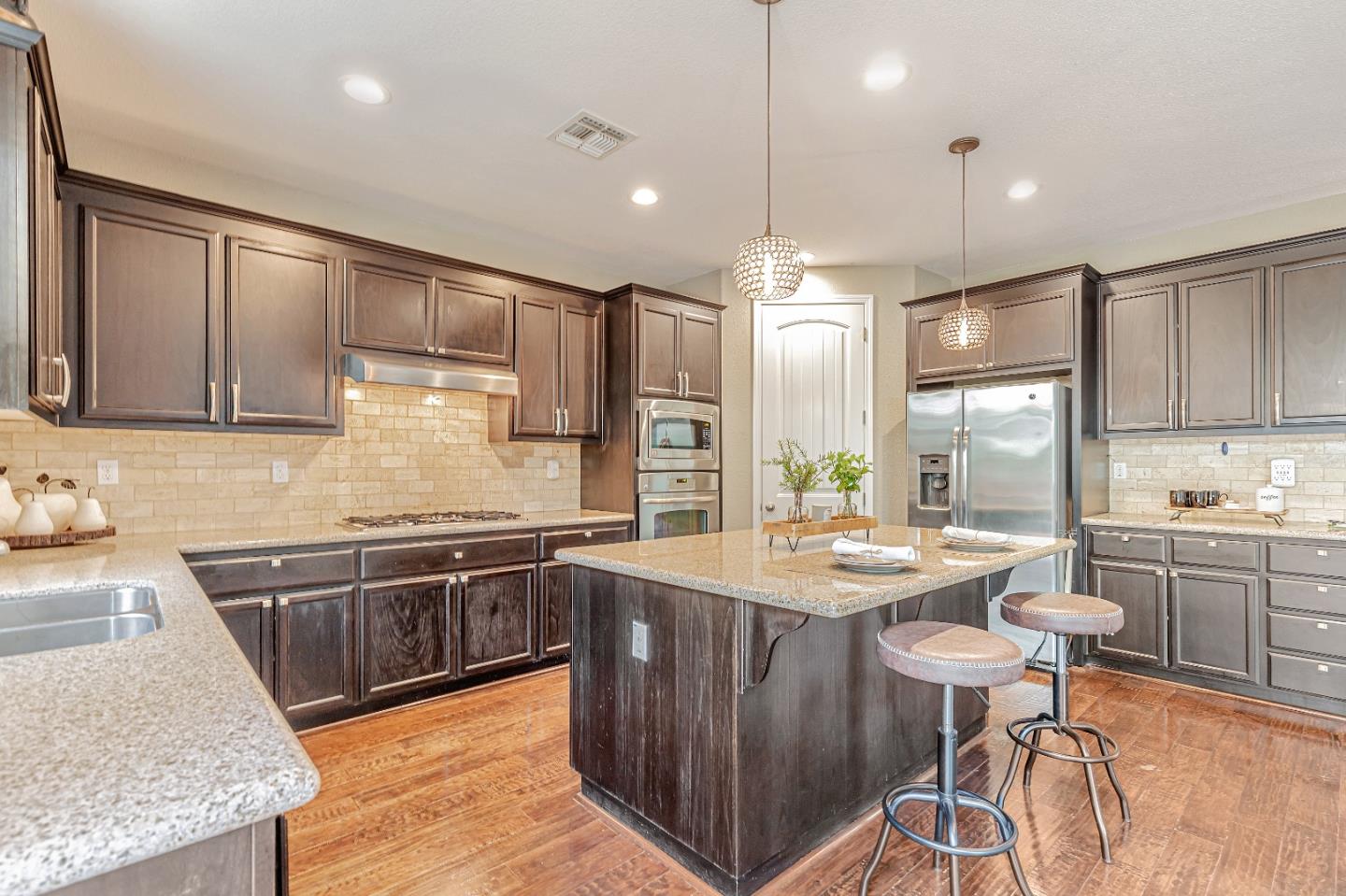 Detail Gallery Image 12 of 38 For 241 Wright Ave, Morgan Hill,  CA 95037 - 4 Beds | 2/1 Baths