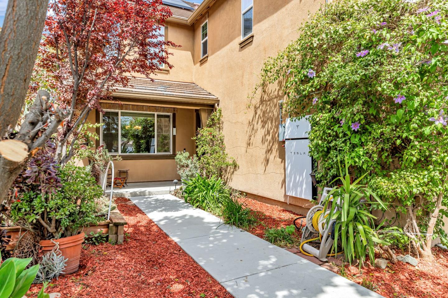 Detail Gallery Image 2 of 38 For 241 Wright Ave, Morgan Hill,  CA 95037 - 4 Beds | 2/1 Baths